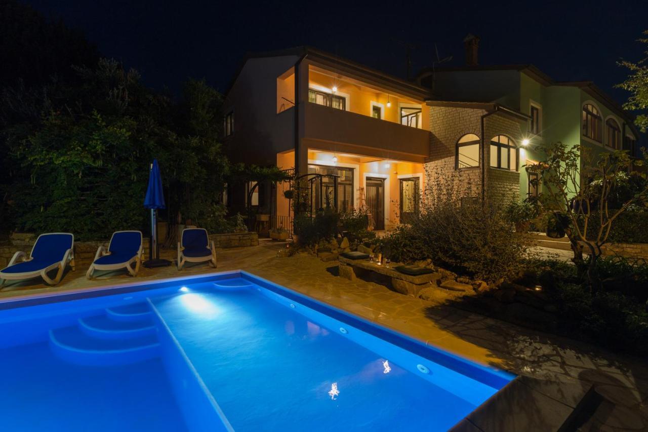 Villa Margerita With Private Pool, Yard And Parking Каштелир Экстерьер фото