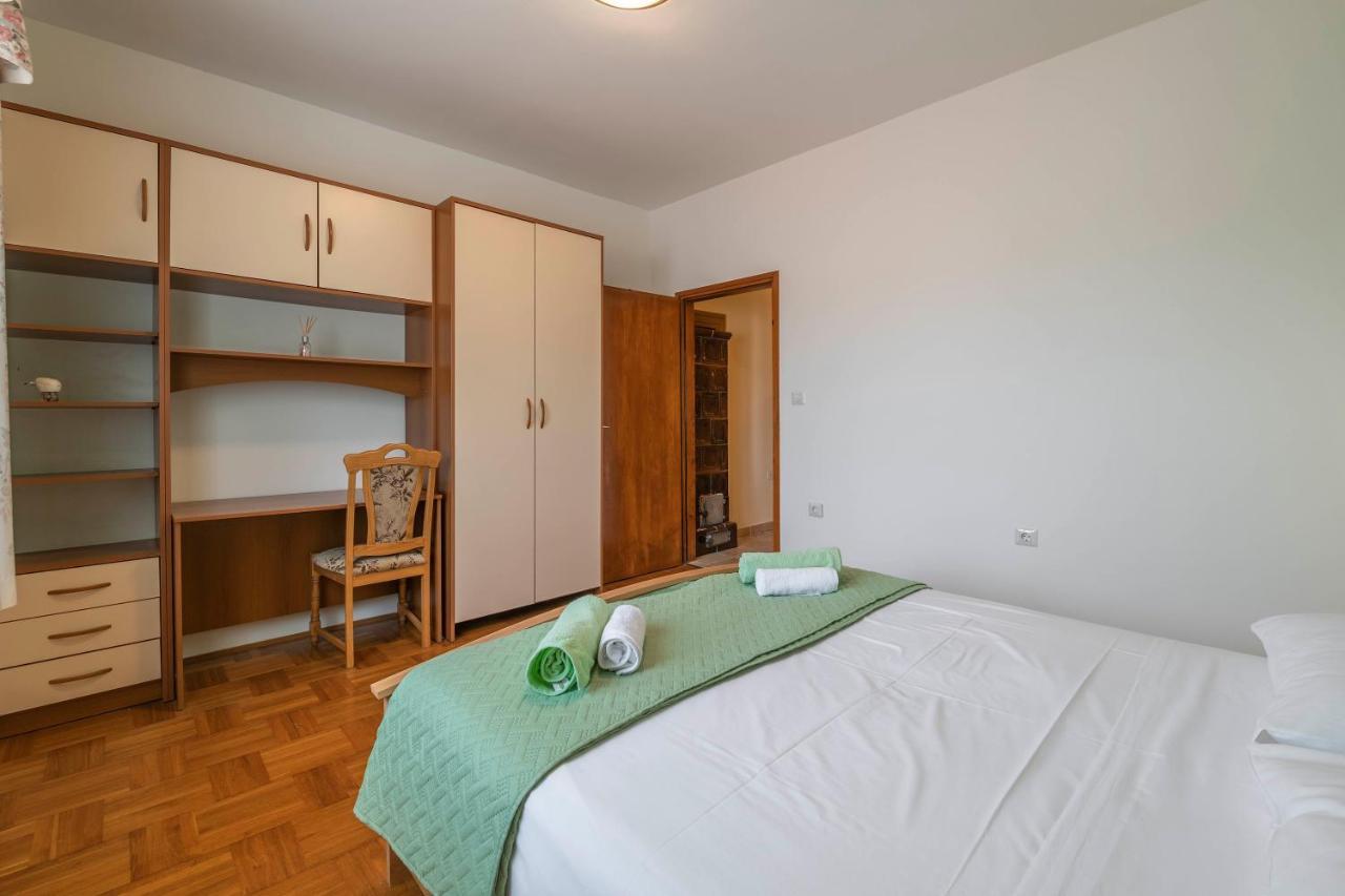 Villa Margerita With Private Pool, Yard And Parking Каштелир Экстерьер фото