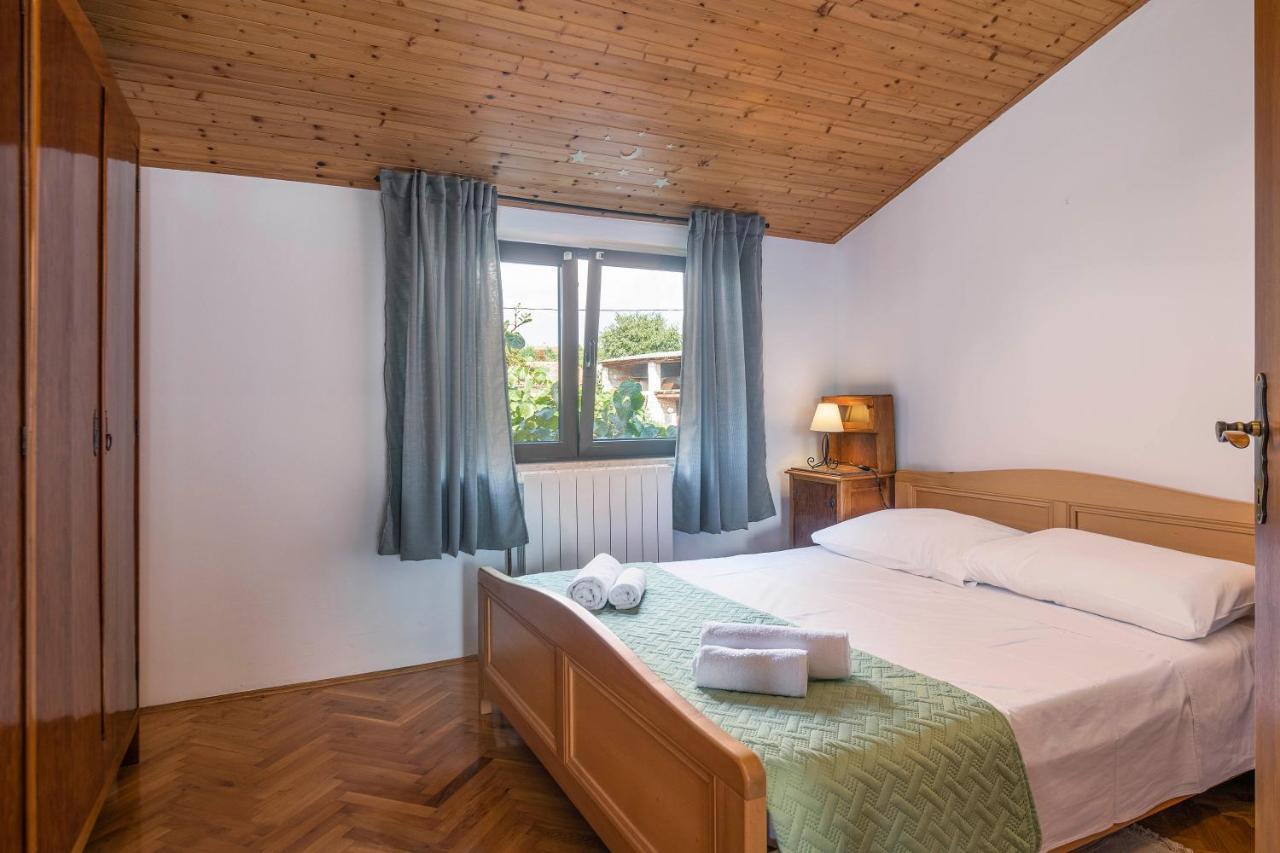 Villa Margerita With Private Pool, Yard And Parking Каштелир Экстерьер фото