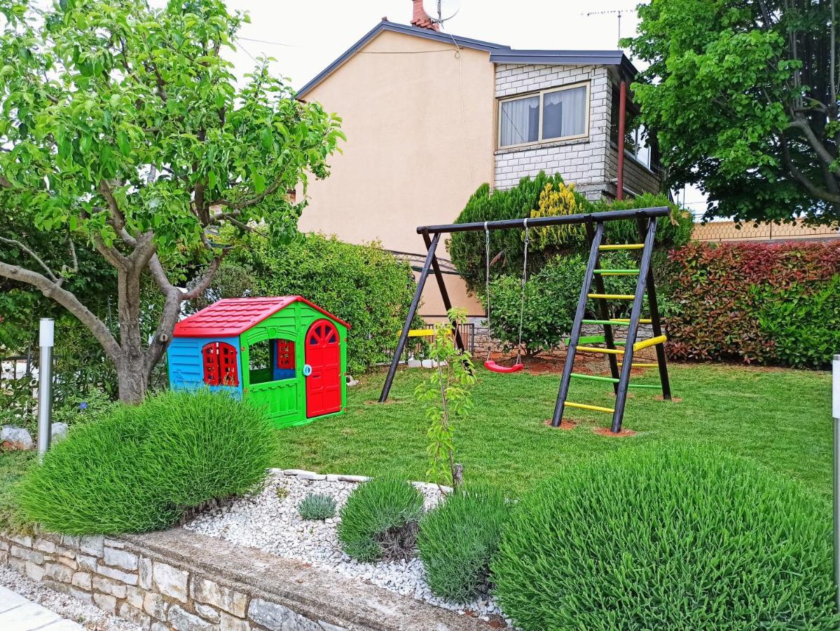 Villa Margerita With Private Pool, Yard And Parking Каштелир Экстерьер фото