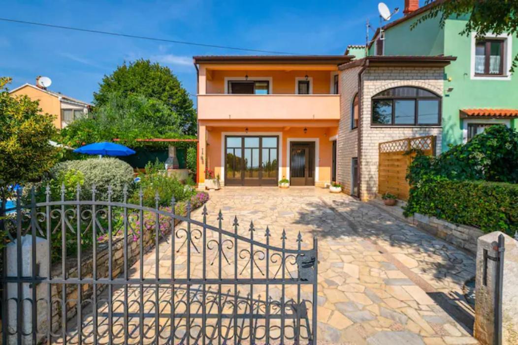 Villa Margerita With Private Pool, Yard And Parking Каштелир Экстерьер фото